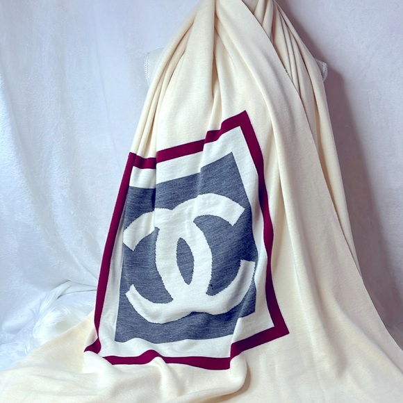 CHANEL WRAP VINTAGE CASHMERE, WOOL, SILK LARGE WRAP - Picture 3 of 12